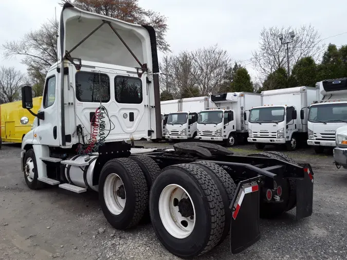 2017 FREIGHTLINER/MERCEDES CASCADIA 125