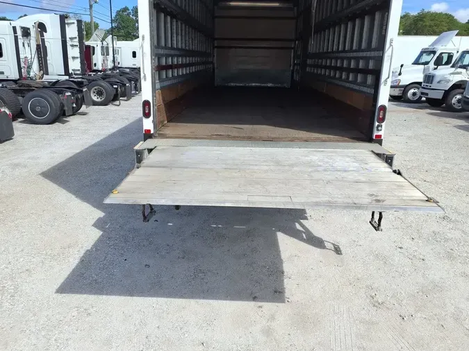 2018 FREIGHTLINER M2 106