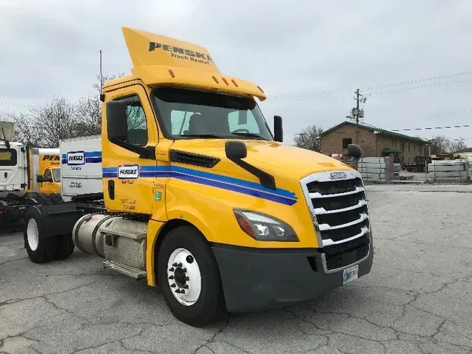 2019 Freightliner T12642ST3d3922916394d24dd49bed442a3393ac