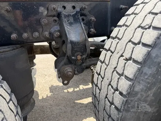 2013 VOLVO VNL64T300