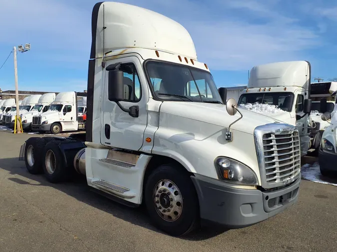 2019 FREIGHTLINER/MERCEDES CASCADIA 125