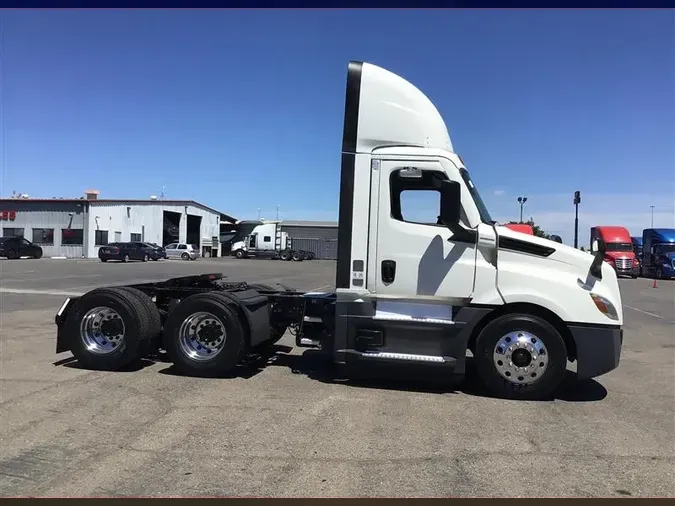 2021 FREIGHTLINER CA126