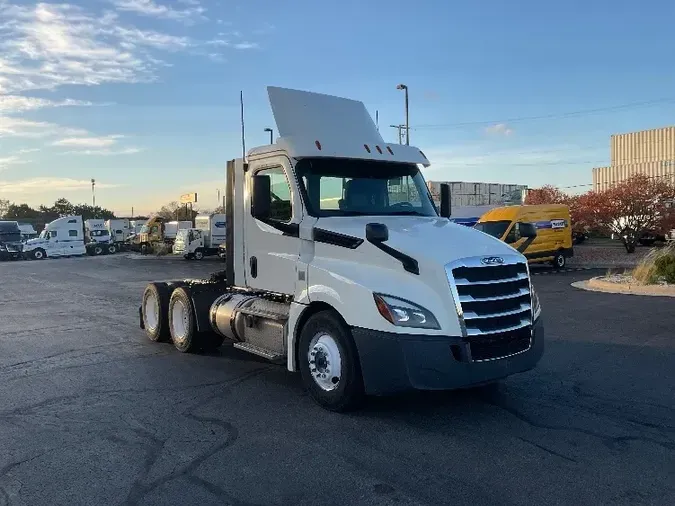 2018 Freightliner T12664ST3d42b61759319a009ad2acb35f5c547a