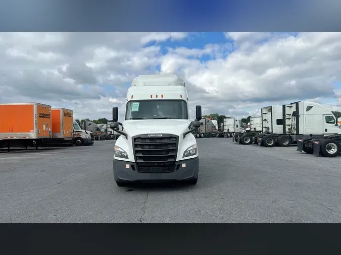 2020 Freightliner Cascadia 126