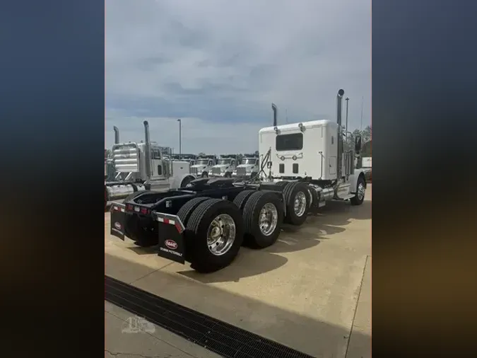 2027 PETERBILT 589