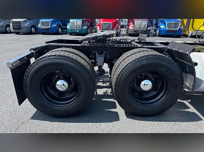 2018 INTERNATIONAL RH613