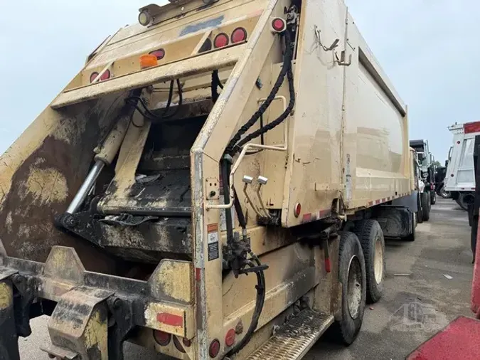 2012 MACK LEU6133d469d145674886f7d6c60e13652e686