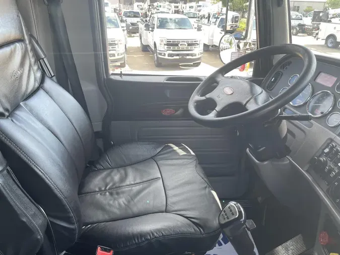 2019 Peterbilt 389