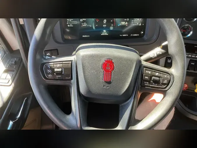 2022 KENWORTH T680