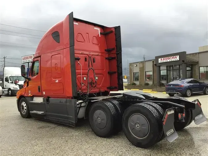 2021 FREIGHTLINER CA126