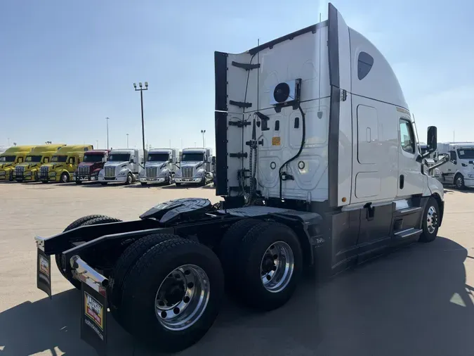 2022 Freightliner Cascadia