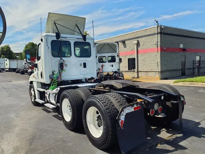 2016 FREIGHTLINER/MERCEDES CASCADIA 125