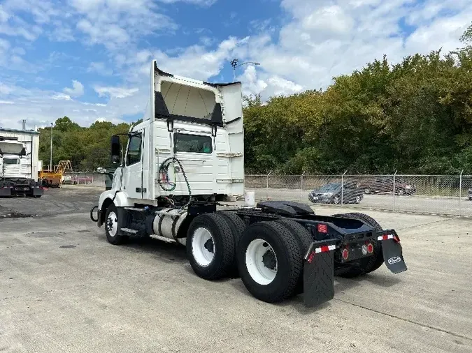 2018 Volvo VNL64300