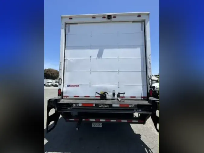 2016 FREIGHTLINER M2 106