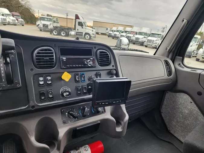 2018 FREIGHTLINER/MERCEDES M2 106