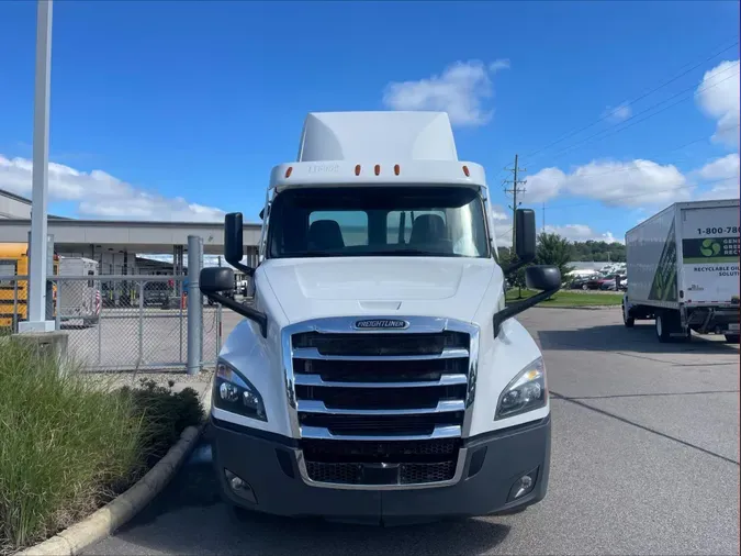 2021 Freightliner Cascadia3d5d9f67c6737cdf9976fd5f93bcd40c