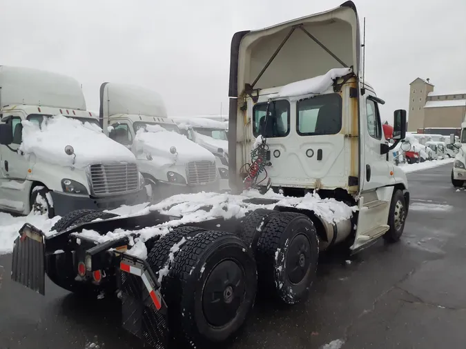 2020 FREIGHTLINER/MERCEDES CASCADIA 125