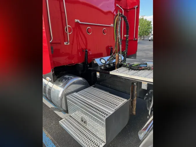 2020 Peterbilt 389