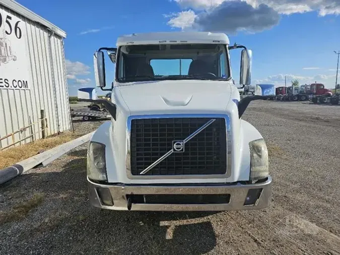 2012 VOLVO VNL64T300