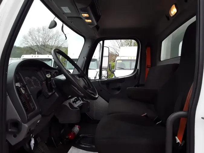 2021 FREIGHTLINER/MERCEDES M2 106