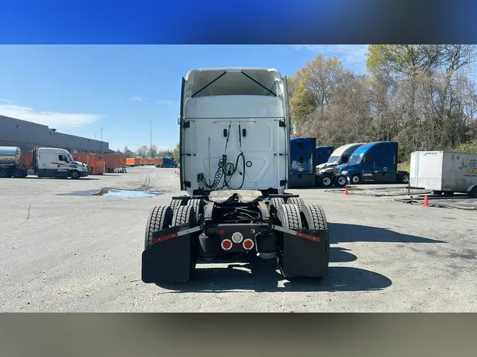 2022 Freightliner Cascadia 126