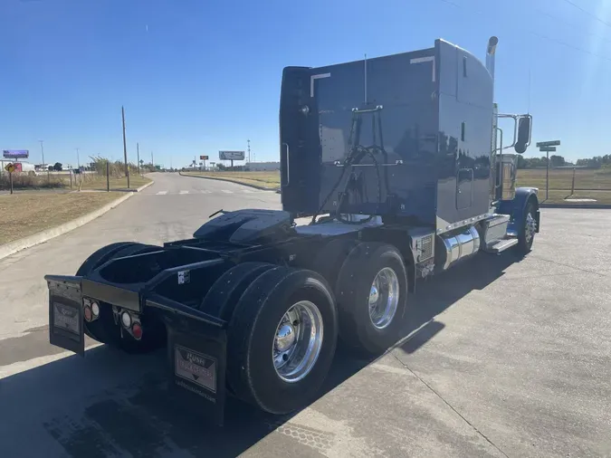 2024 Peterbilt 389