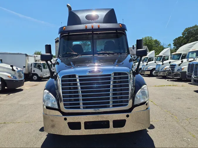 2017 FREIGHTLINER/MERCEDES CASCADIA 125