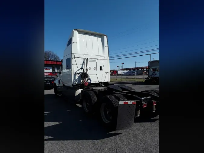 2020 NAVISTAR INTERNATIONAL LT625 SLPR CAB