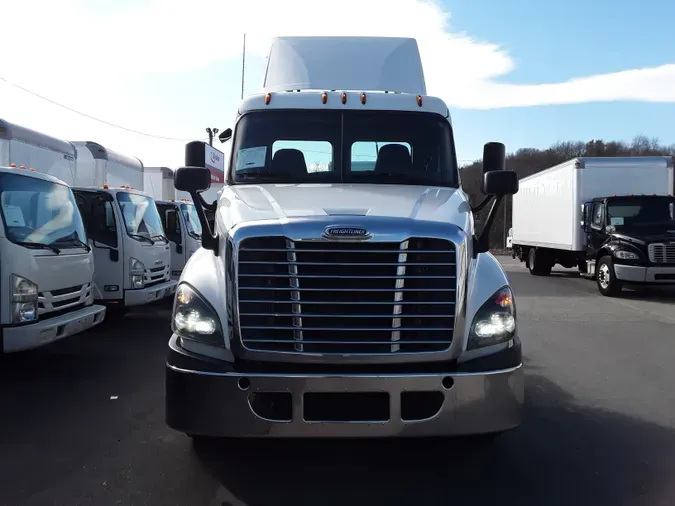 2018 FREIGHTLINER/MERCEDES CASCADIA 125