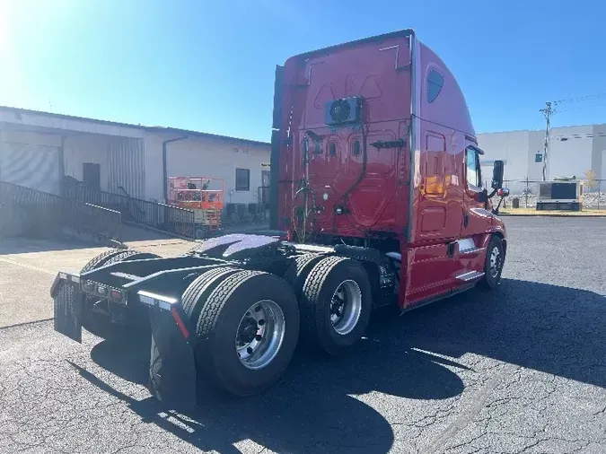 2019 Freightliner X12564ST