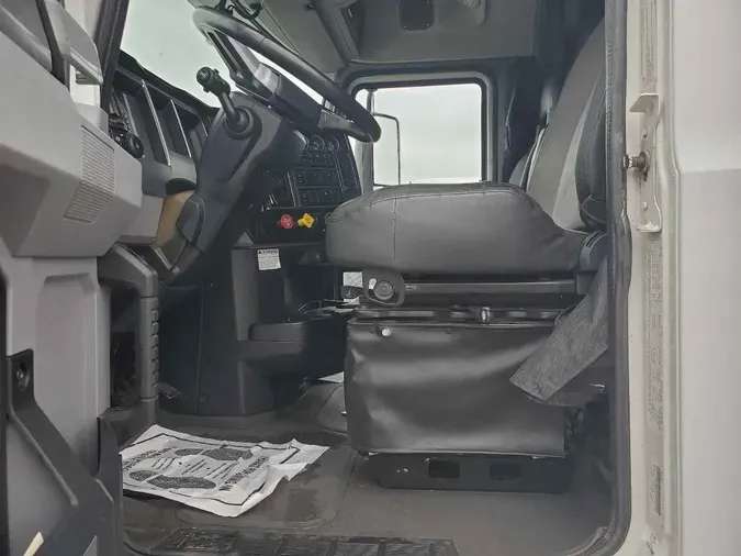 2019 MACK AN64T