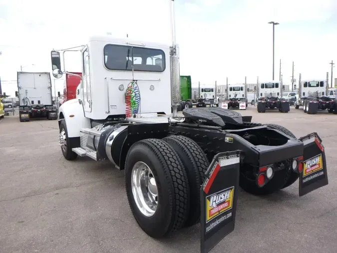 2018 Peterbilt 337