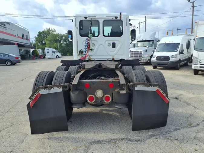 2017 FREIGHTLINER CASCADIA 1253d84f05a1c1387831d7a2b3ea6f6911b