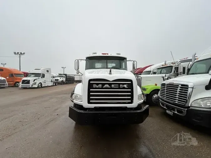 2009 MACK GRANITE GU813