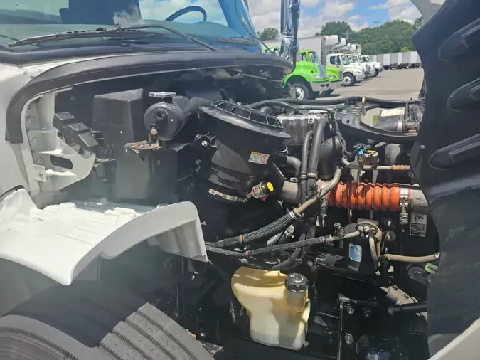 2019 FREIGHTLINER M2 106
