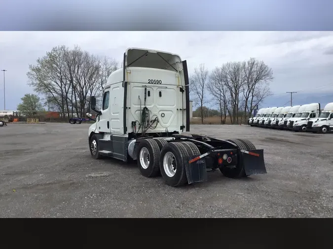 2021 Freightliner Cascadia 126