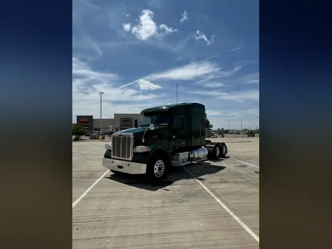 2021 Peterbilt 567