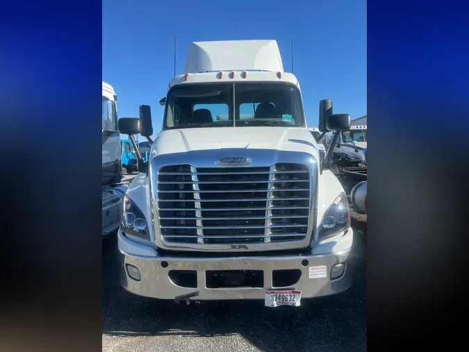 2018 FREIGHTLINER/MERCEDES CASCADIA 125