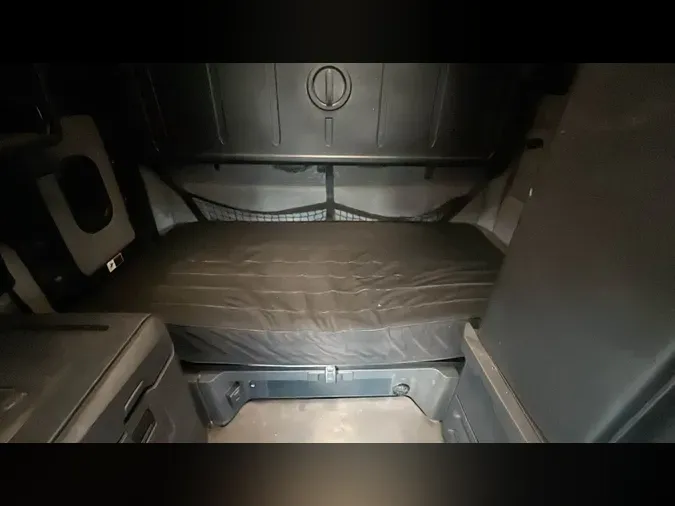 2022 Freightliner Cascadia 126