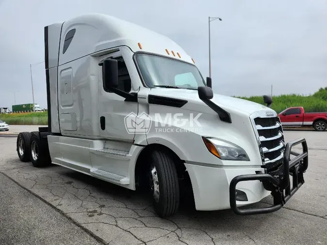 2021 FREIGHTLINER Cascadia 126