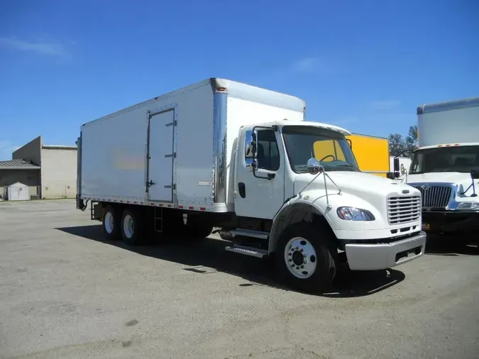 2019 Freightliner Business Class M2 106