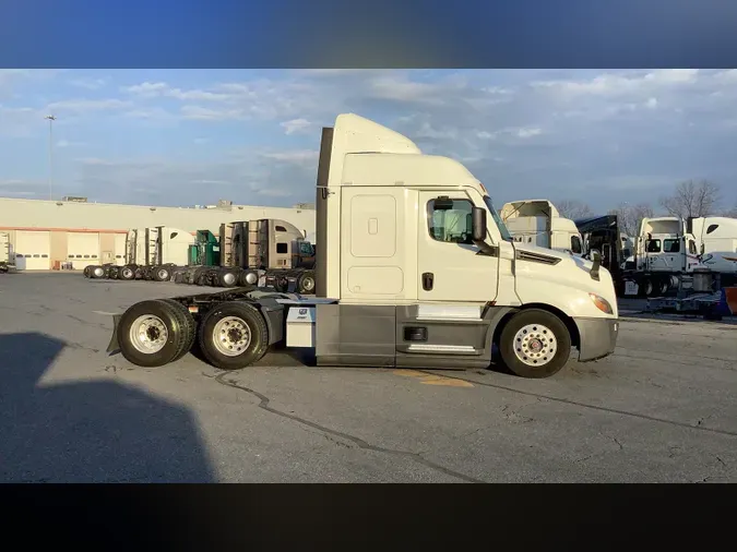 2021 Freightliner Cascadia 1263d9a894f77930a4a6578d86733f18f00