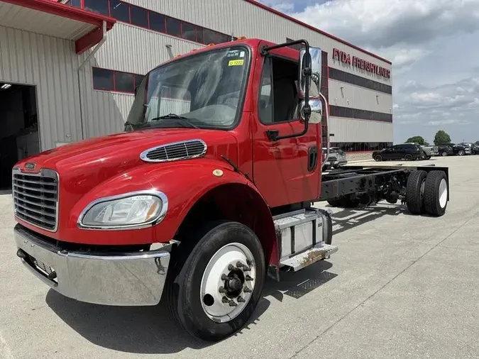 2020 Freightliner M2 106