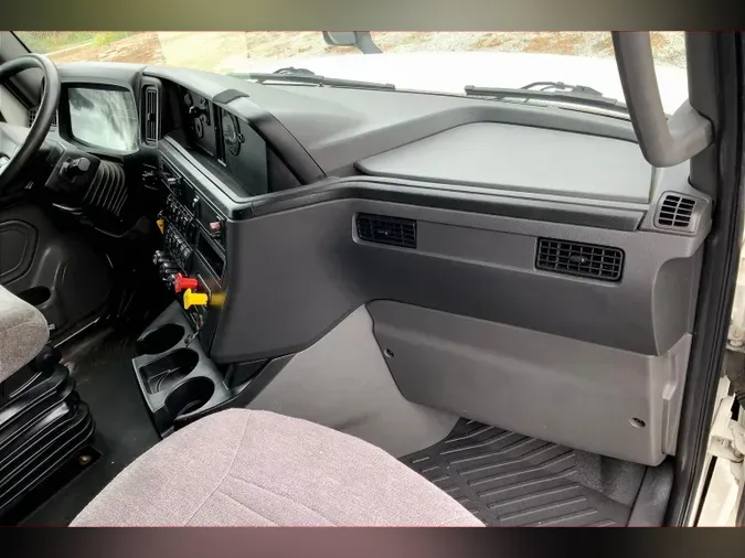 2022 INT LT625 6x4
