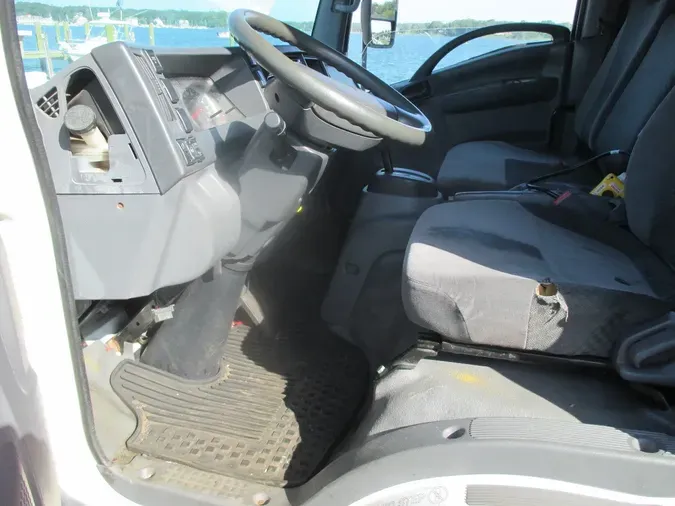 2014 ISUZU NPR-HD