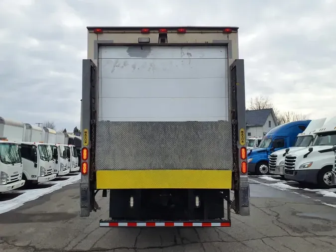 2017 FREIGHTLINER/MERCEDES M2 106