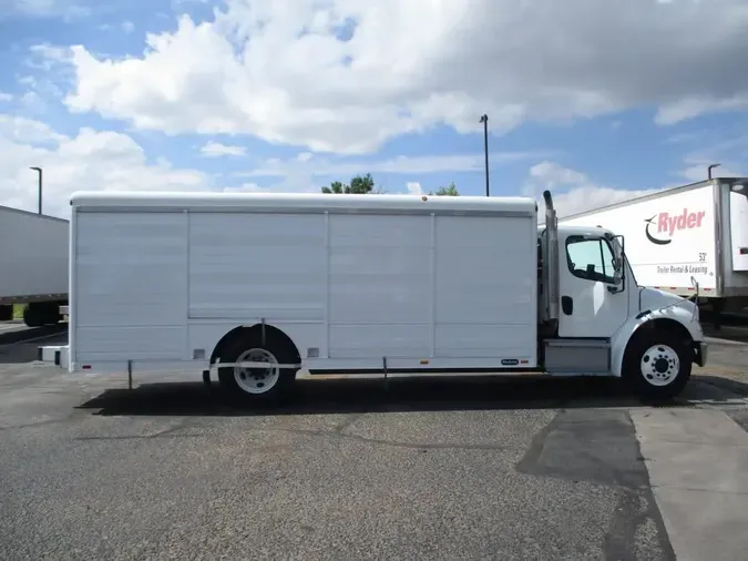 2015 FREIGHTLINER M2 106