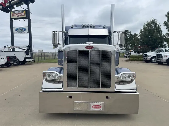 2023 Peterbilt 389
