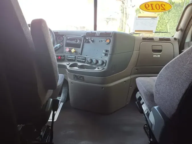 2019 FREIGHTLINER/MERCEDES CASCADIA 125