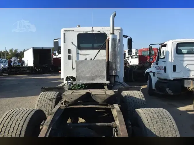 2004 FREIGHTLINER COLUMBIA 120